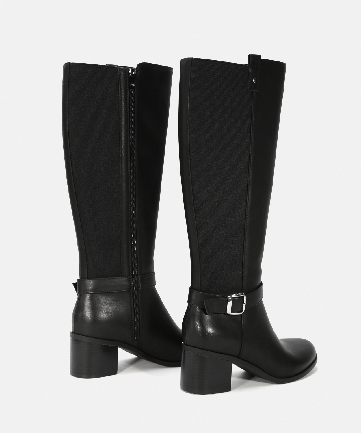 Botas altas pretas salto fivela